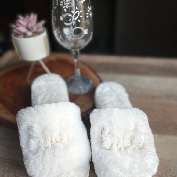 Slippers & Wine Glass for the Bride to Be - Picture 6 of 6